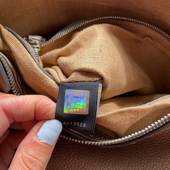 RARE Fendi Selleria Crossbody Bag Silver-large - Picture 11 of 14